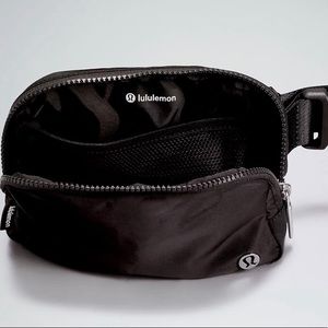 NWT LULULEMON Everywhere Belt Bag
